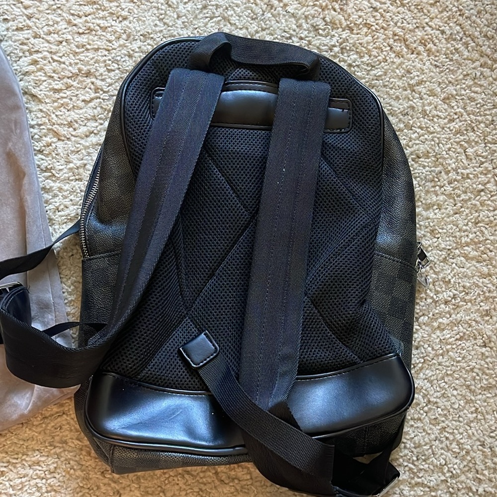 Venti Backpack - Picture 2 of 4